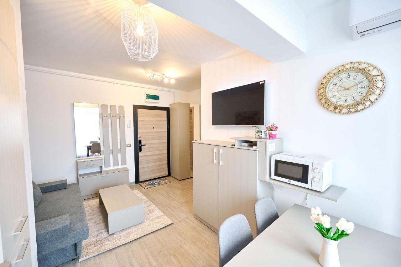 Royale Sundance Studio 7 Beach Spa & Pool Mamaia Nord Exterior foto