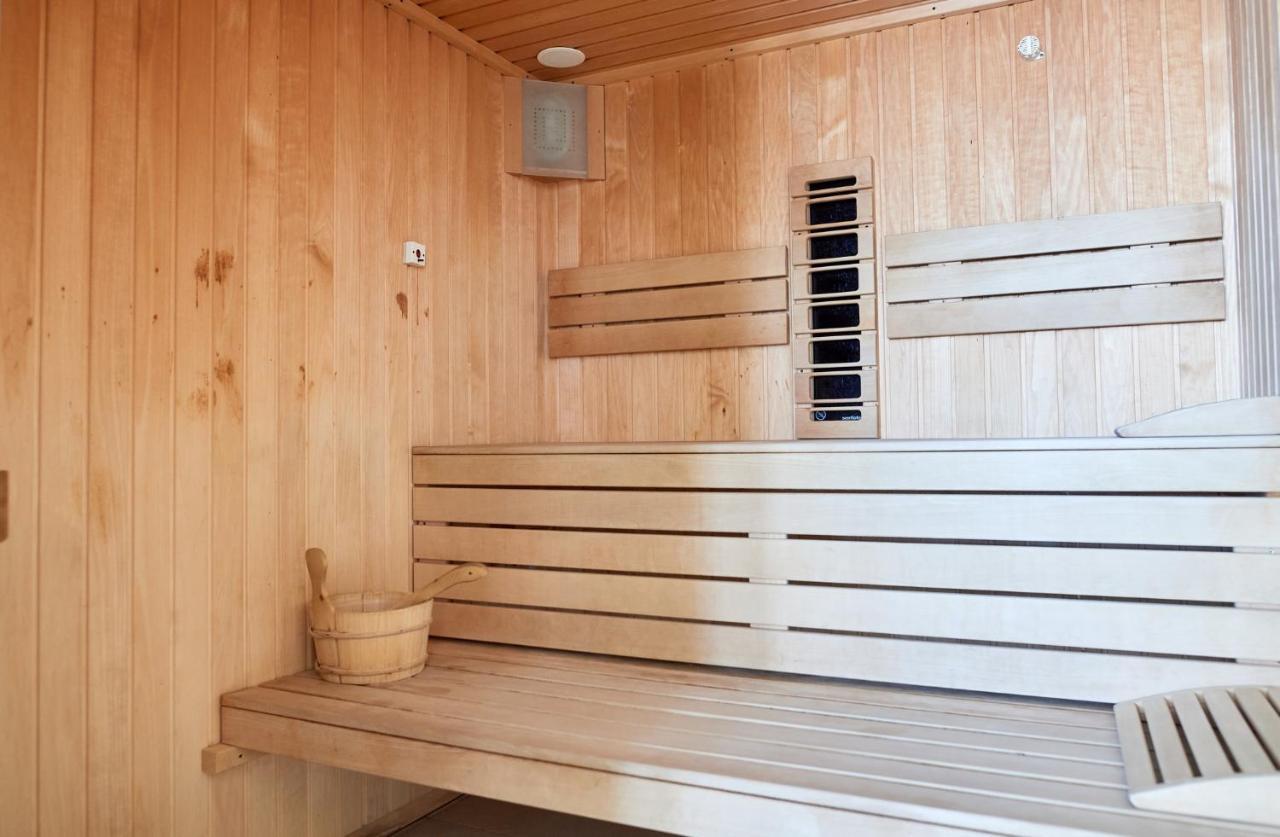 Royale Sundance Studio 7 Beach Spa & Pool Mamaia Nord Exterior foto