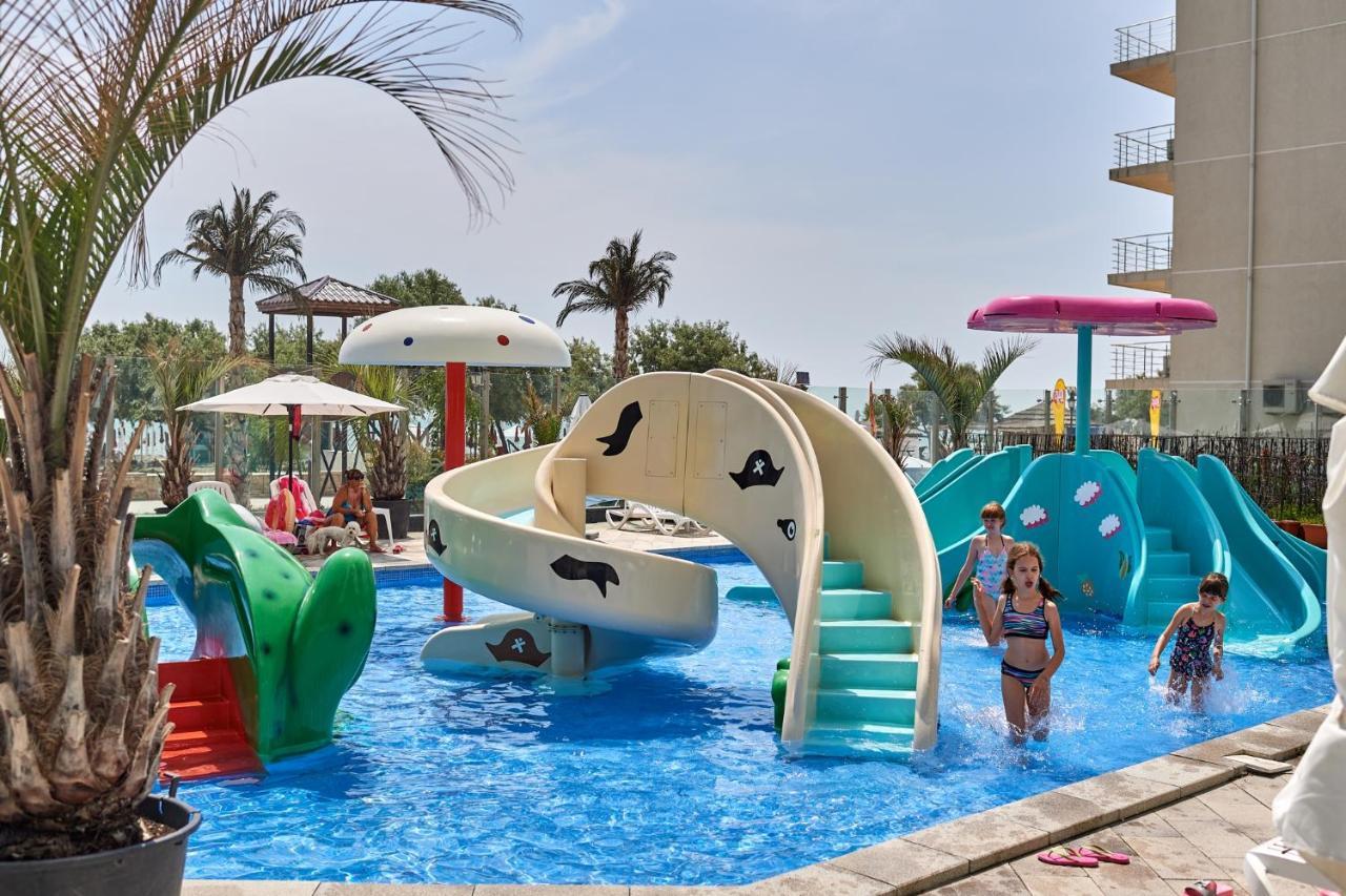 Royale Sundance Studio 7 Beach Spa & Pool Mamaia Nord Exterior foto