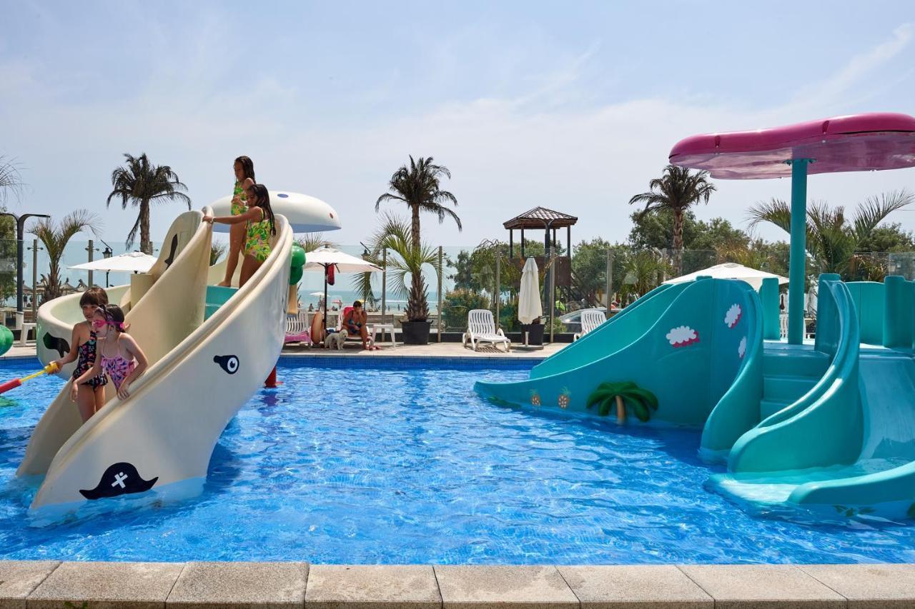 Royale Sundance Studio 7 Beach Spa & Pool Mamaia Nord Exterior foto