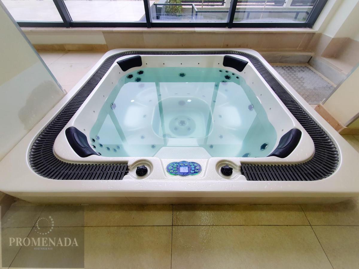 Royale Sundance Studio 7 Beach Spa & Pool Mamaia Nord Exterior foto